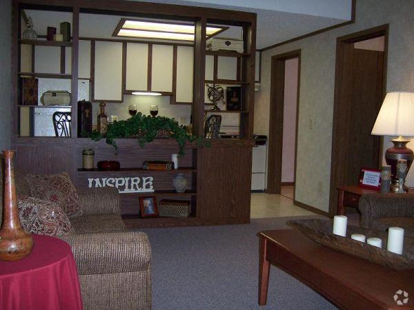Primary Photo - Longwood Apts