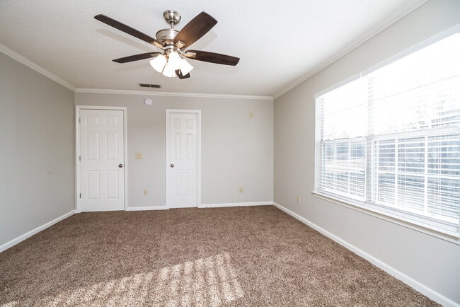 Building Photo - 606 Rocky Ridge Cir
