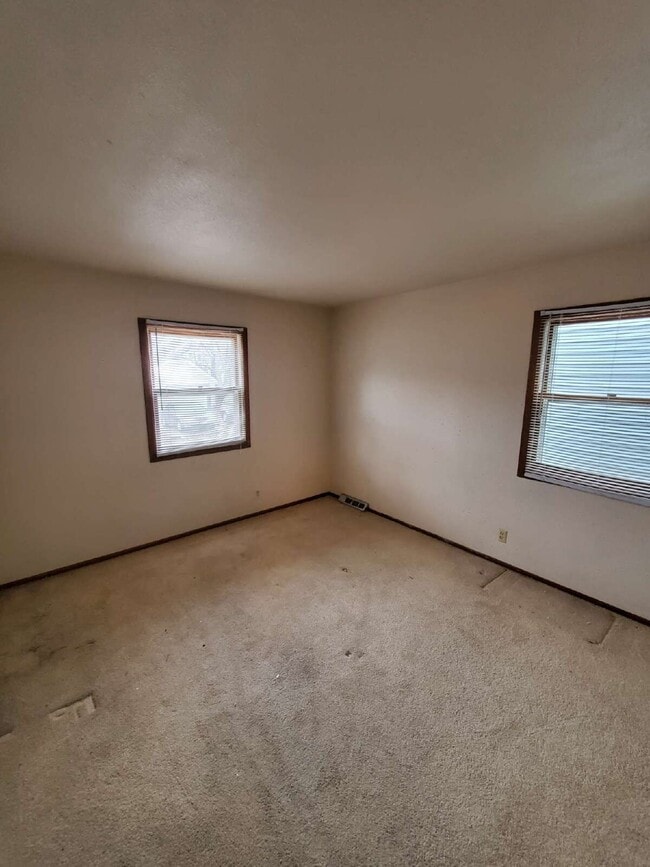 Building Photo - 1112 S 62nd St