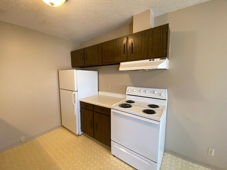 Building Photo - 1653 4th St SE