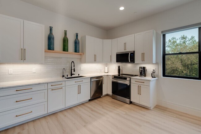 Building Photo - Modern Studio with Private Entry and Scenic Views in El Dorado Hills!