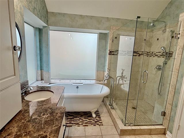 Building Photo - 708 Nettleton Dr