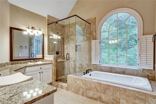 Building Photo - 510 Jacaranda Ct