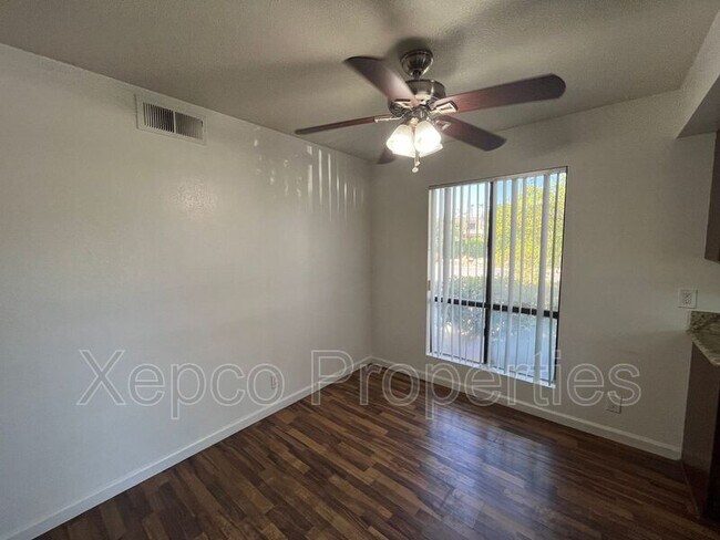 Building Photo - 5285 E Waverly Dr