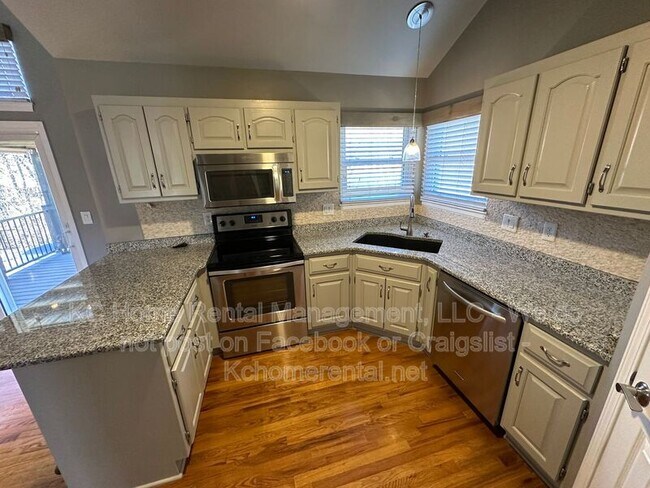 Building Photo - 224 S Huntsman Blvd