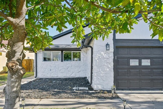 Building Photo - 12907 Water Mill Cove