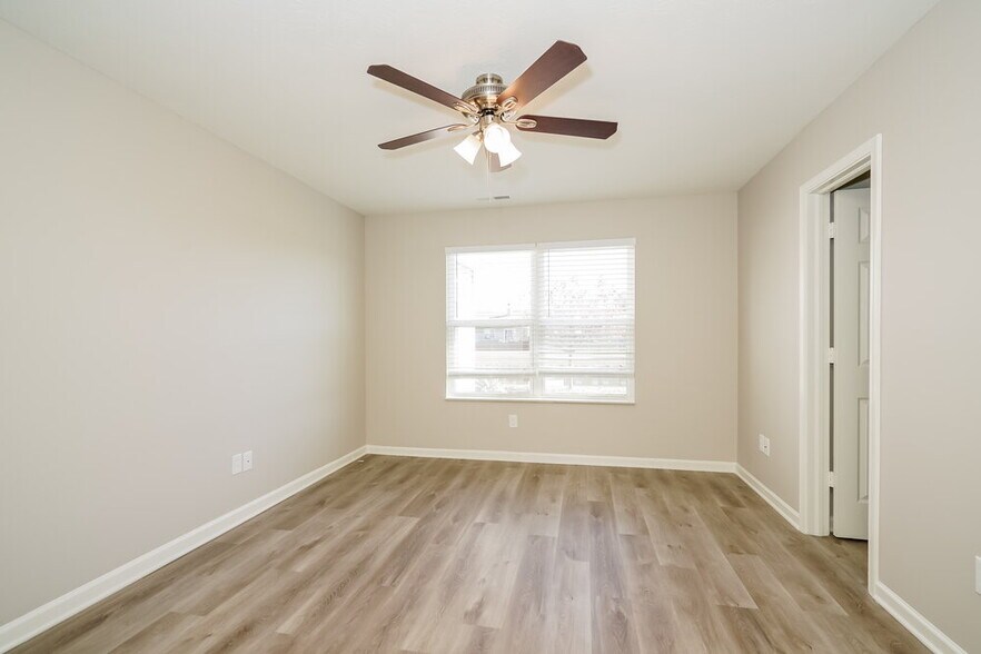 Building Photo - 4629 Plowman Dr