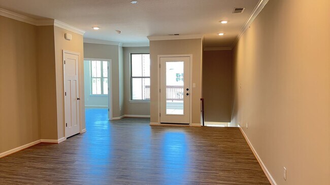 Building Photo - 1310 Kathy Ann Wy E
