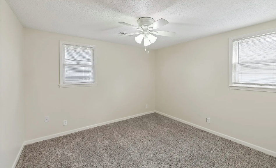 Primary Photo - 6585 NW 56th St