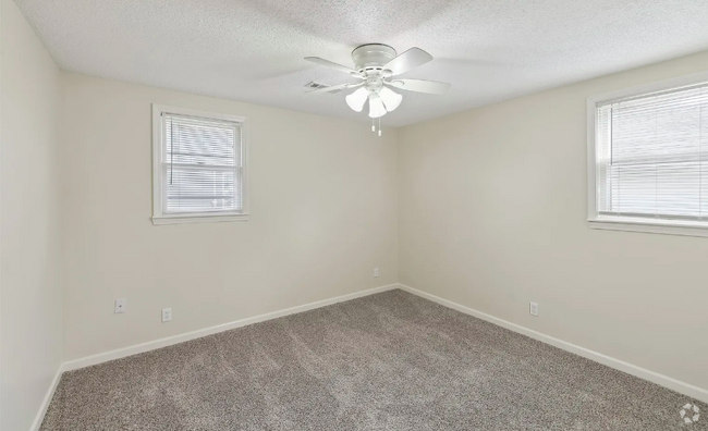 Building Photo - 6585 NW 56th St