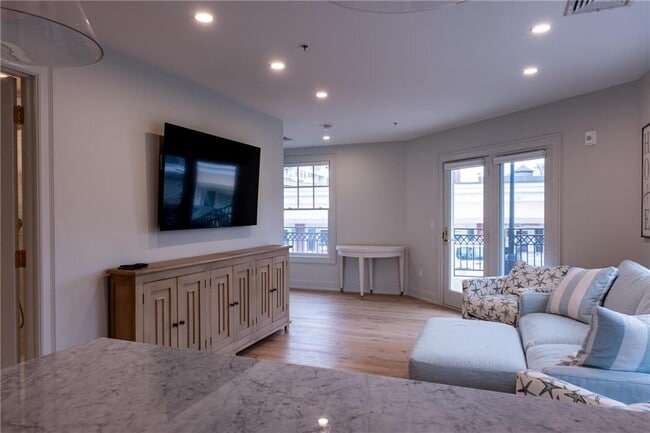 Building Photo - 10 Brown and Howard Wharf