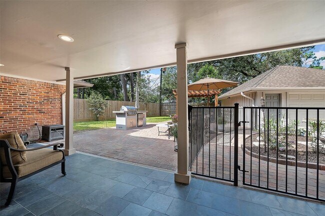 Building Photo - 1615 Maux Dr