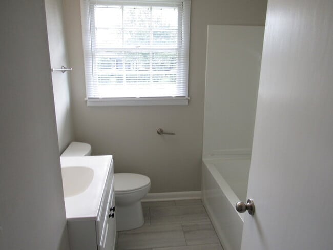 Building Photo - North Nashville 3 bedroom home with renovations!