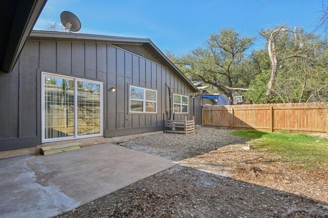 Building Photo - 11906 Broad Oaks Dr