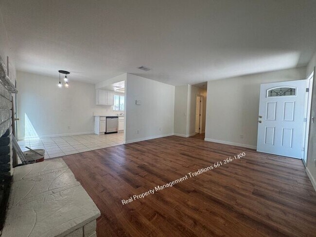 Building Photo - Modern Ranch Home