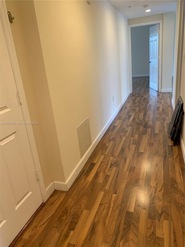 Building Photo - 711 Biltmore Way