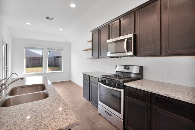 Building Photo - 20403 Tembec Dr