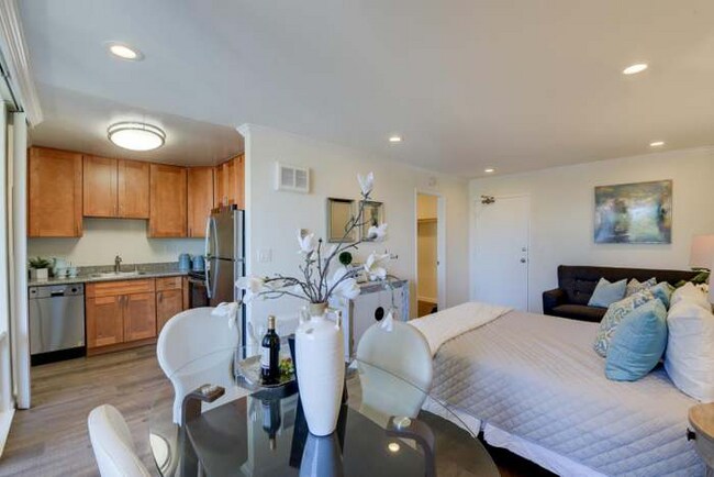 Building Photo - 1614 Hudson St