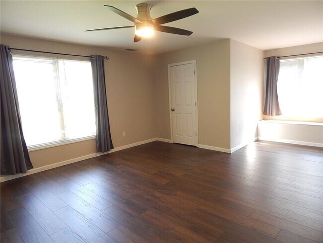 Building Photo - 115 Brentwood Ln