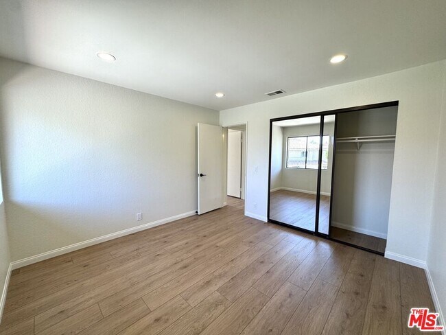 Building Photo - 7756 Sailboat Cir