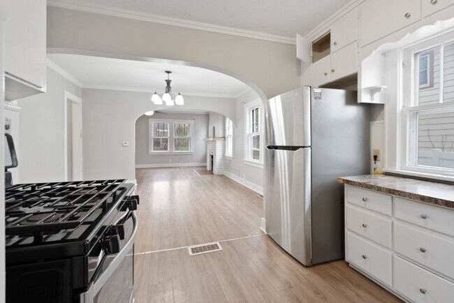 Building Photo - 609 Hammond Ave