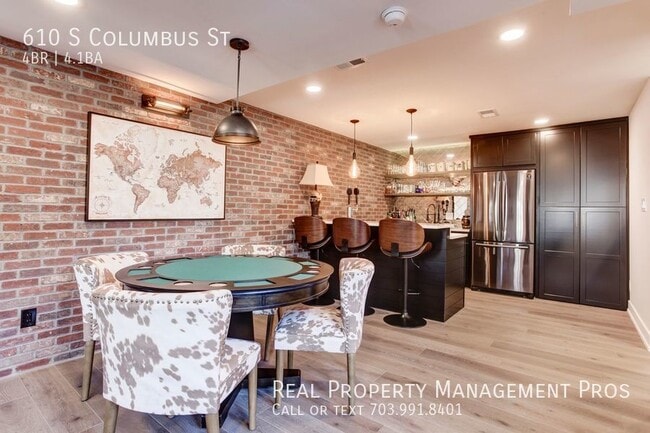 Building Photo - Stunning Corner Townhouse, Old Town Alexan...