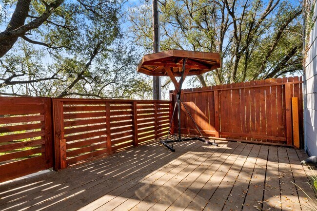 Building Photo - 768 Worthshire St