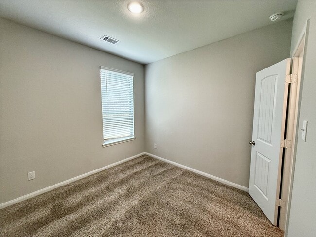 Building Photo - 14613 E Pine Heart Dr