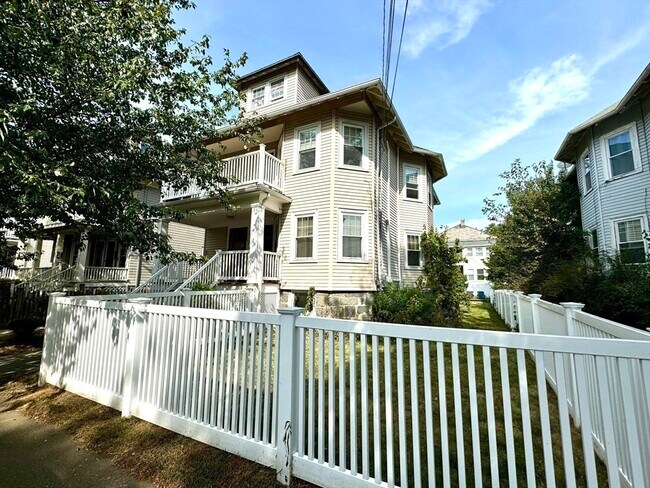Building Photo - 8 Kahler Ave