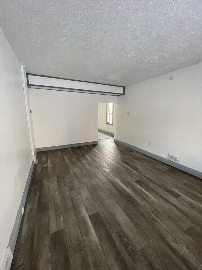 Building Photo - 618 Penn Ave