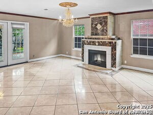 Building Photo - 903 Saxonhill Dr