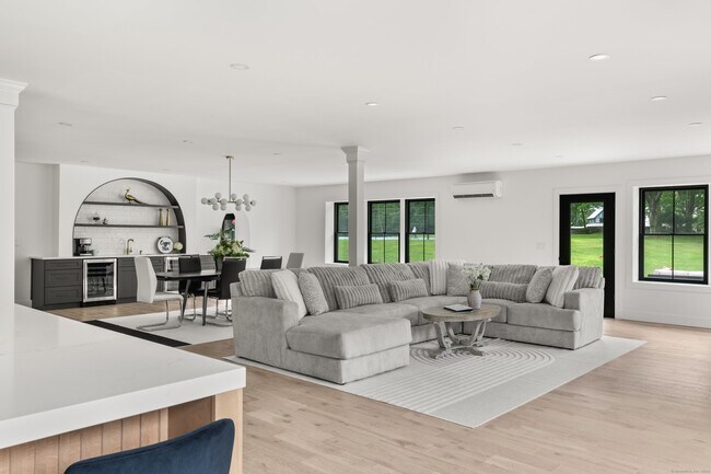 Building Photo - 372 Tucker Hill Rd