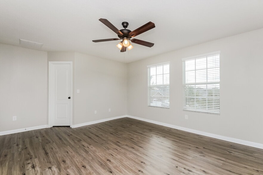 Building Photo - 6817 Sundrop St
