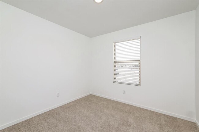 Building Photo - 12516 Huntington Rdg Wy