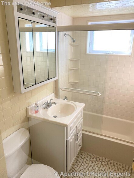 Building Photo - 188 Harvard St