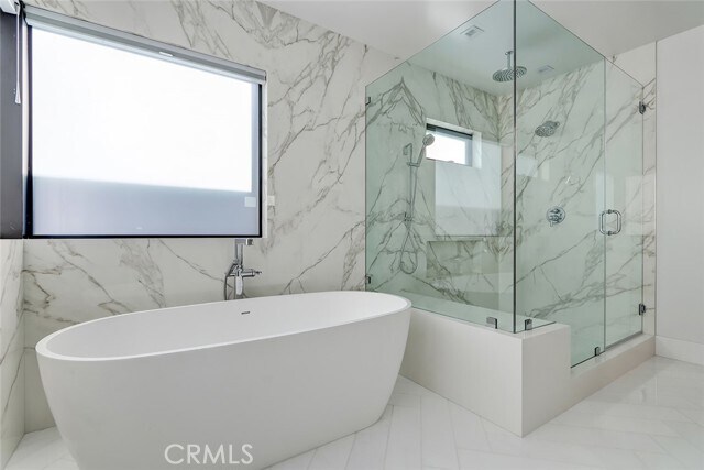 Building Photo - 1208 The Strand