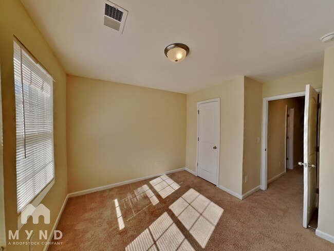 Building Photo - 168 Alton Cir