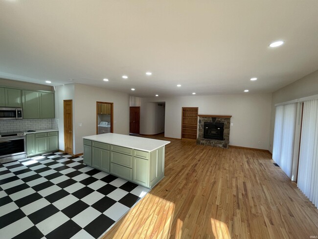 Building Photo - 5893 S Black Ankle Rd