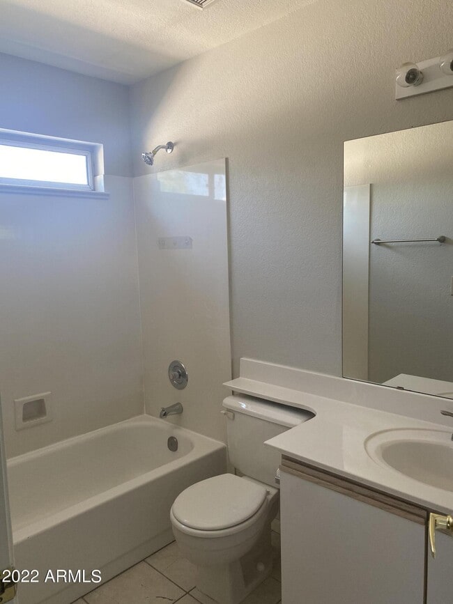 Building Photo - 1515 E Beacon Dr