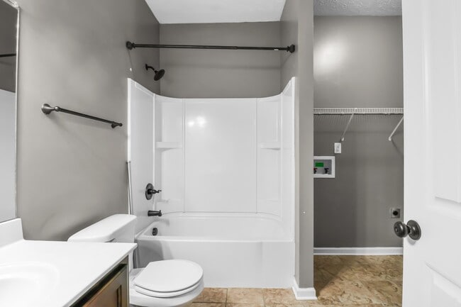 Building Photo - 2200 Trophy Trce