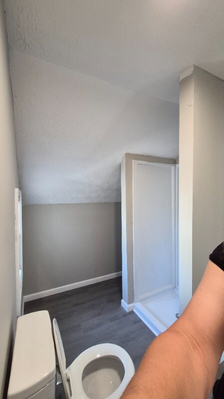 Building Photo - 916 Riverview Terrace