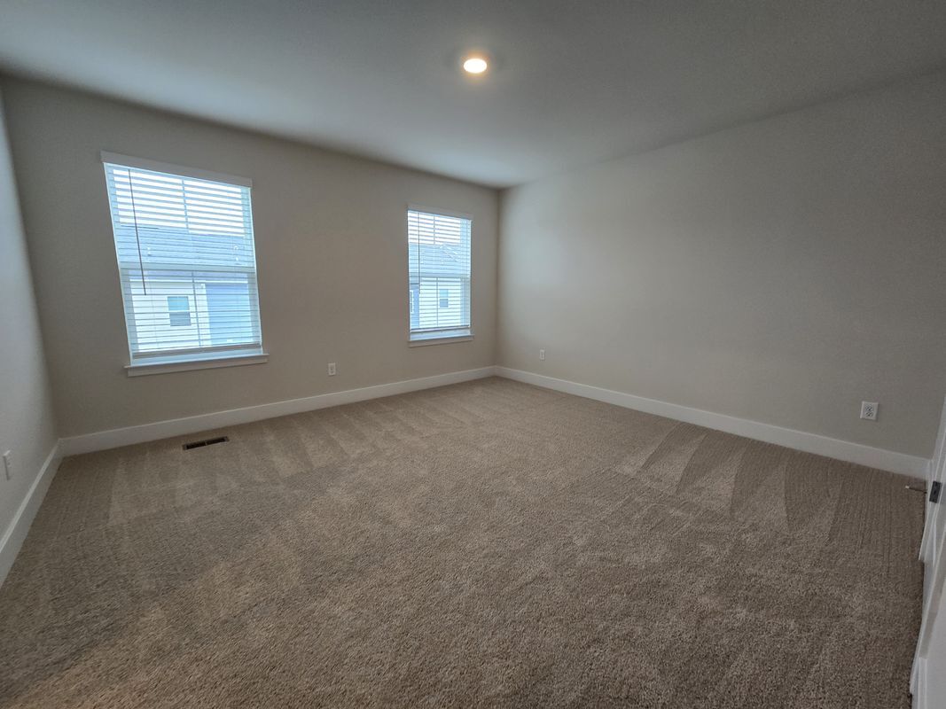 Building Photo - 117 Lakota St