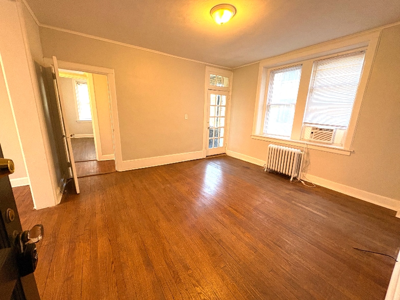 Building Photo - 1611 Hampton Blvd