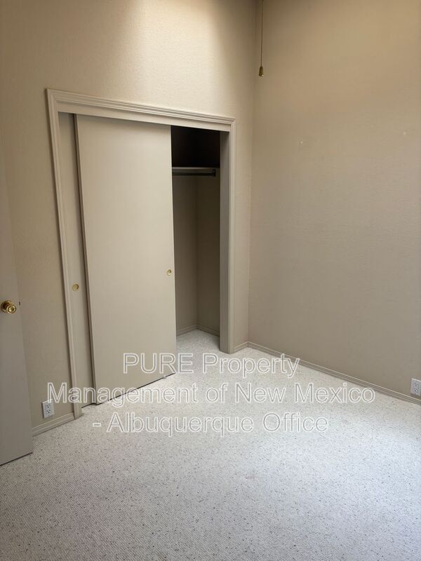 Building Photo - 10901 Lagrange Park Dr NE