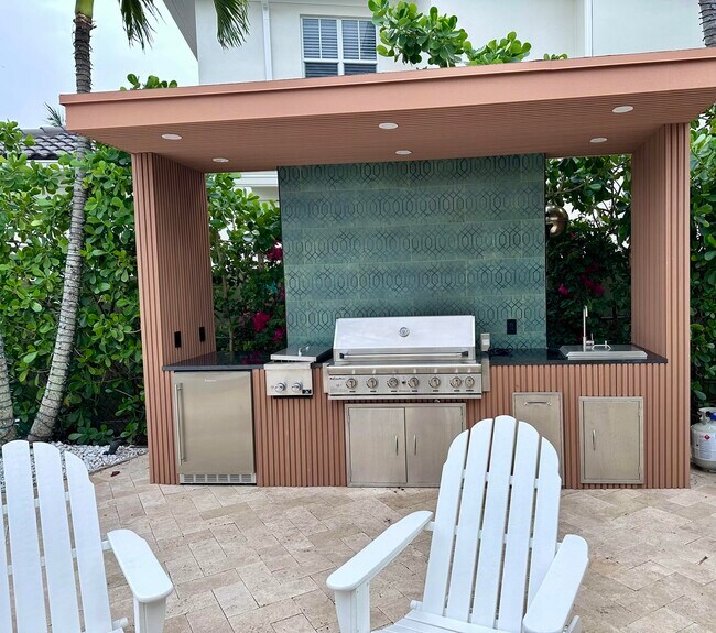 Building Photo - 3001 Jasmine Ct