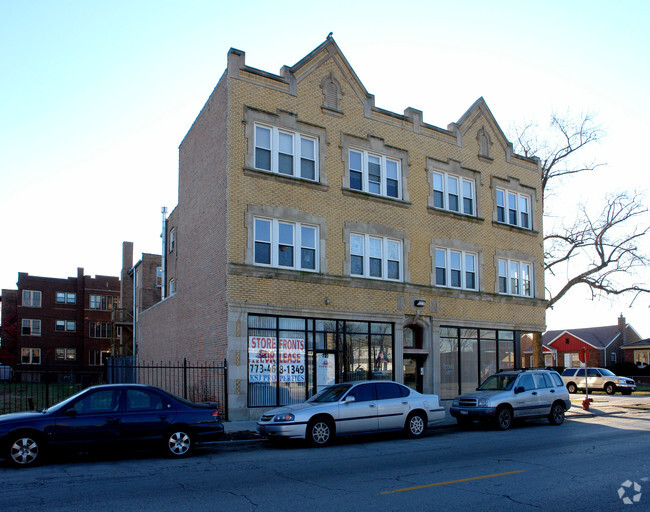 Building Photo - 723 W 111th St