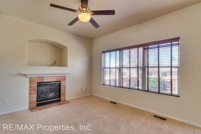 Building Photo - 4 br, 3.5 bath House - 5802 Pioneer Mesa D...