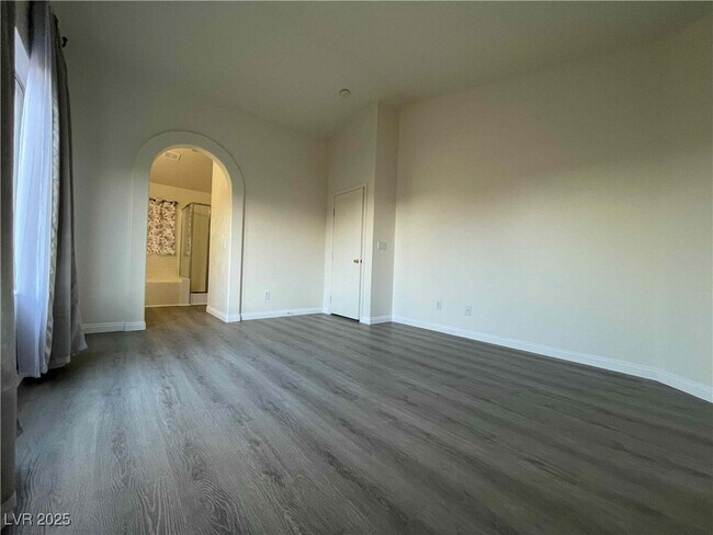 Building Photo - 9590 Bandera Creek Ave