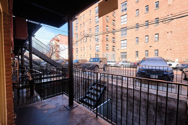 Building Photo - 1607 Corcoran St NW