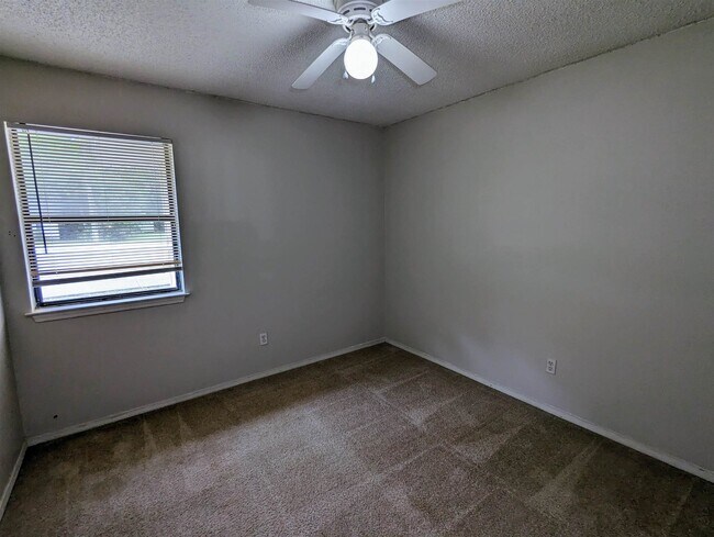 Building Photo - 7002 Lanier Dr
